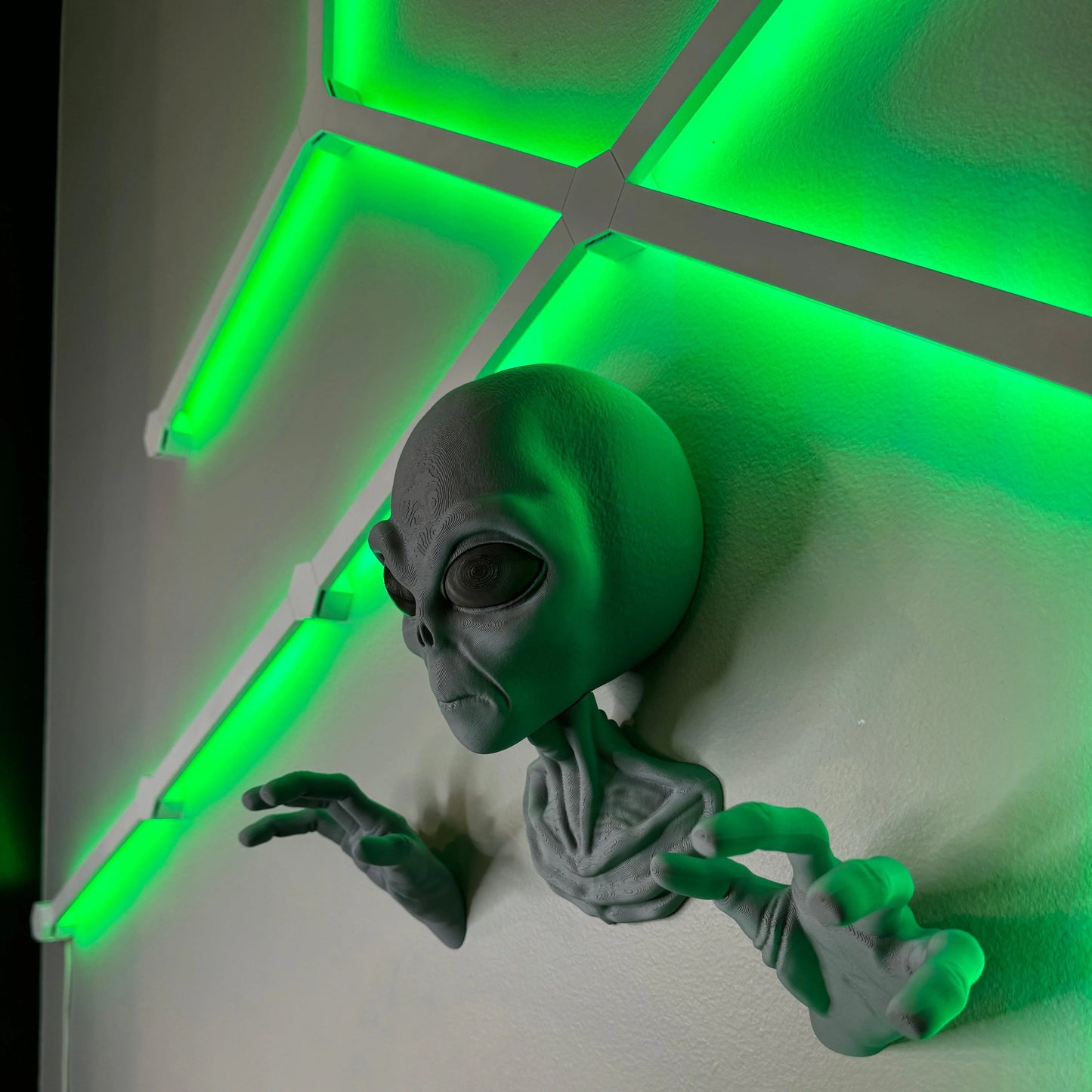 Alien | Wall Buster | Wall Art | 3D Printed - Squee Prints