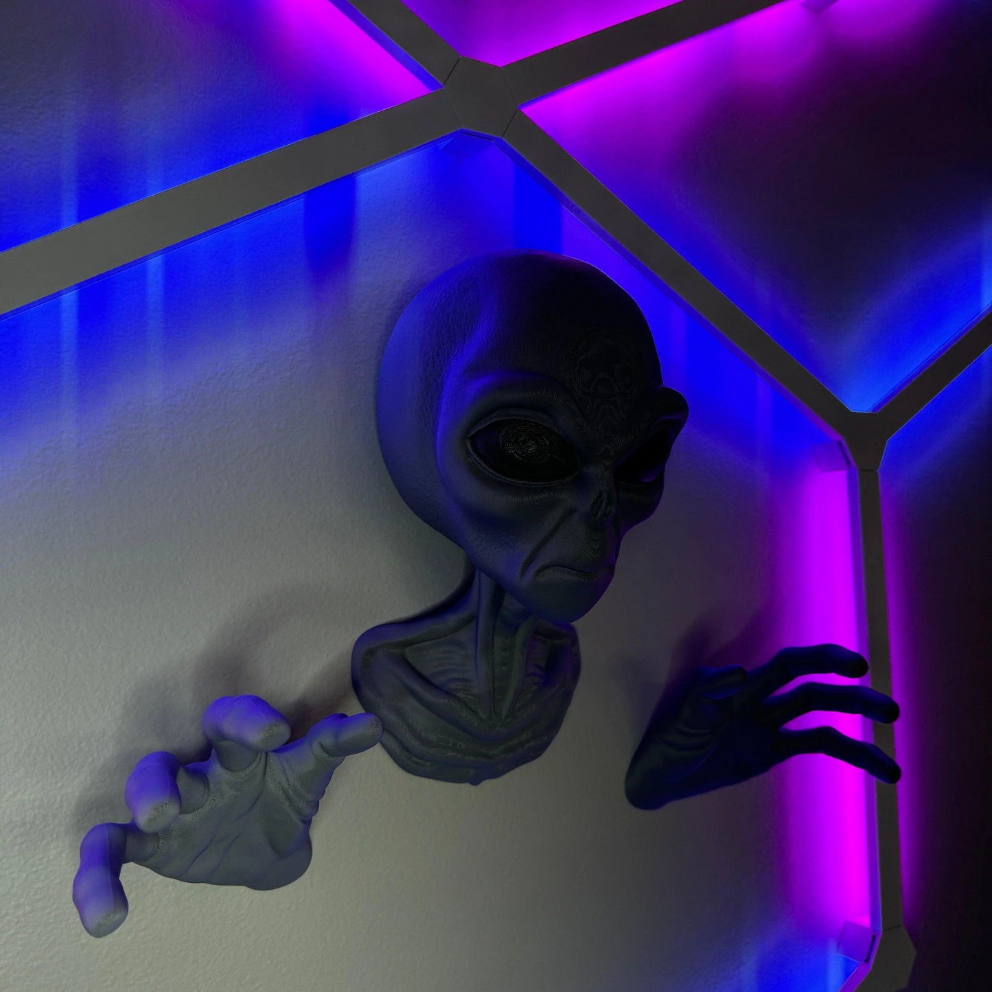 Alien | Wall Buster | Wall Art | 3D Printed - Squee Prints