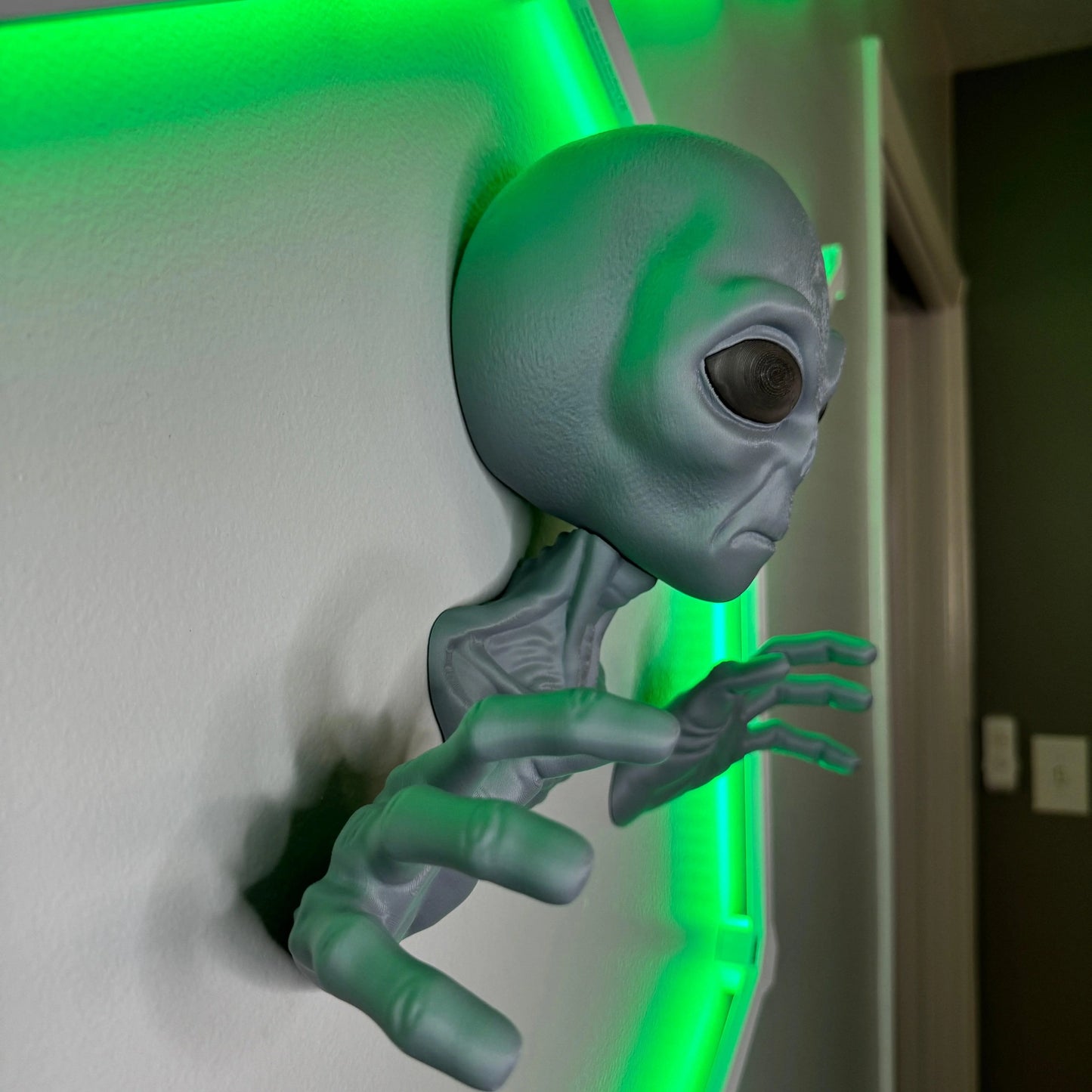 Alien | Wall Buster | Wall Art | 3D Printed - Squee Prints